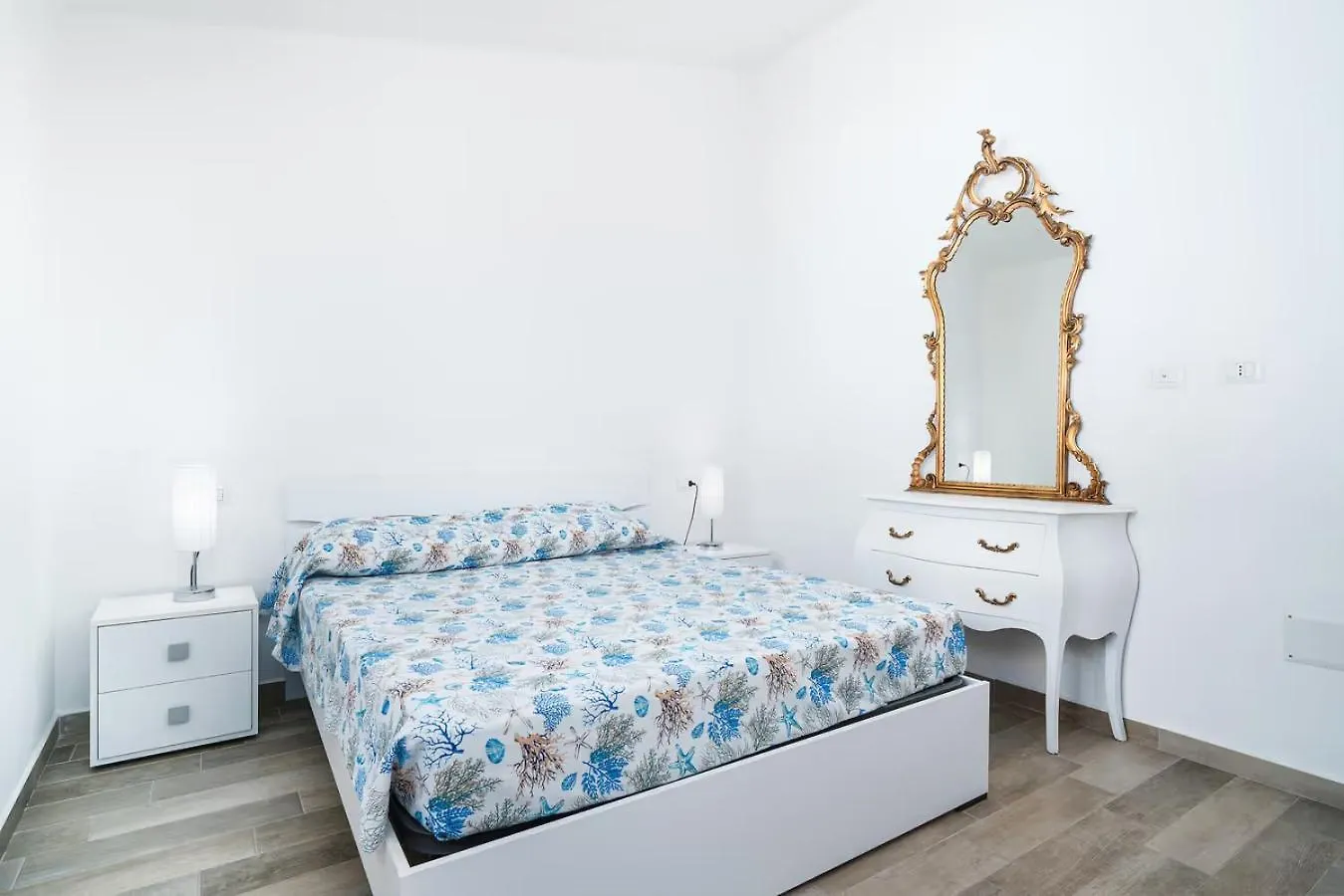 Case Orchidea - Rosa Blu La Caletta 0*,